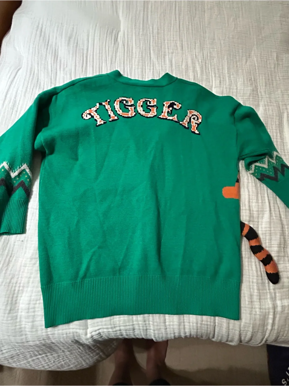 Urban Revivo Disney Winnie The Pooh Cardigan  Tigger Oversized